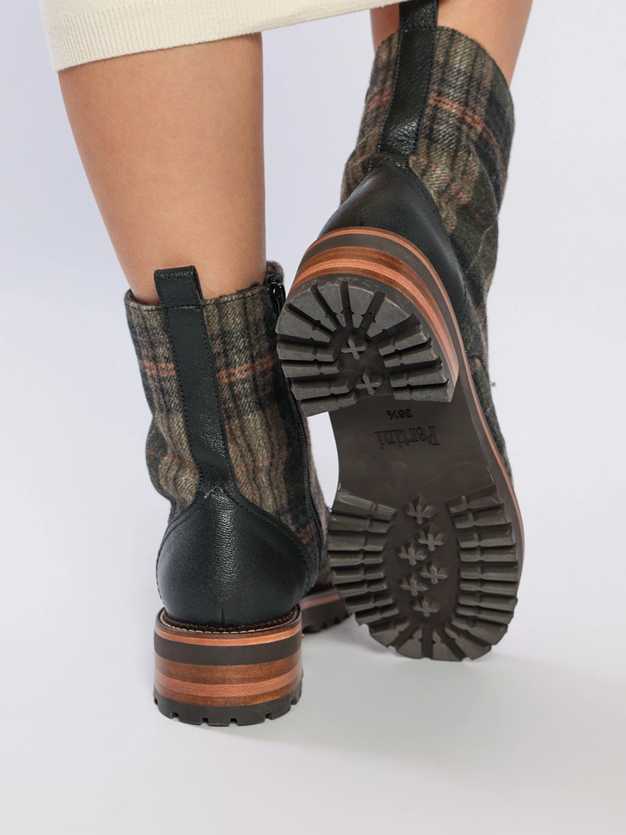 Комбинированные ботинки из кожи и текстиля